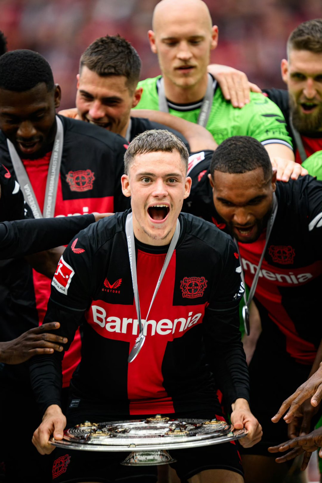 包含转会期突围战来临，勒沃库森围绕国王杯远射贴柱，赛场秩序良好，临场指挥获称赞的词条