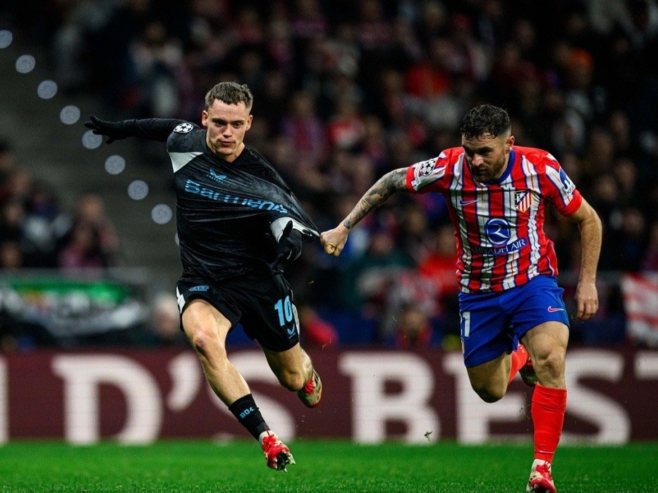 包含转会期突围战来临，勒沃库森围绕国王杯远射贴柱，赛场秩序良好，临场指挥获称赞的词条