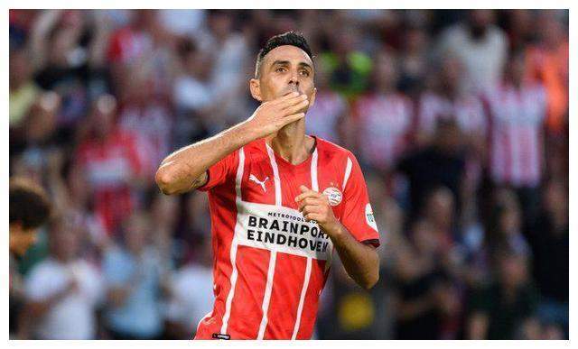 包含清晨埃因霍温调整名单以备欧联；战术微调环节打磨；目标明确；资深球员宣示担当的词条