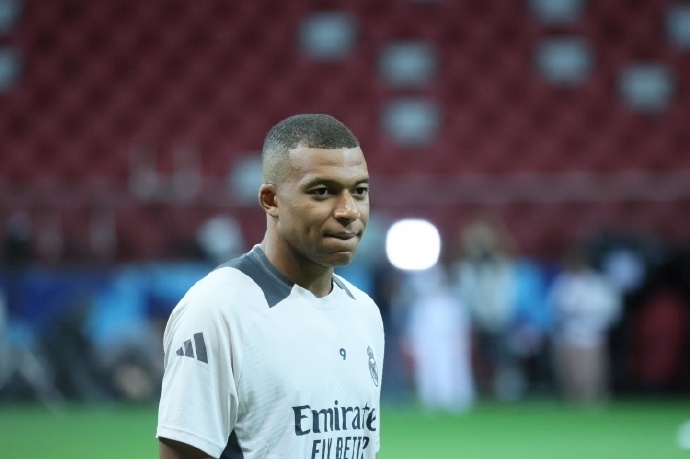 NG体育-包含姆巴佩在利物浦比赛中挺进下一轮，回归赛场引发热议！的词条