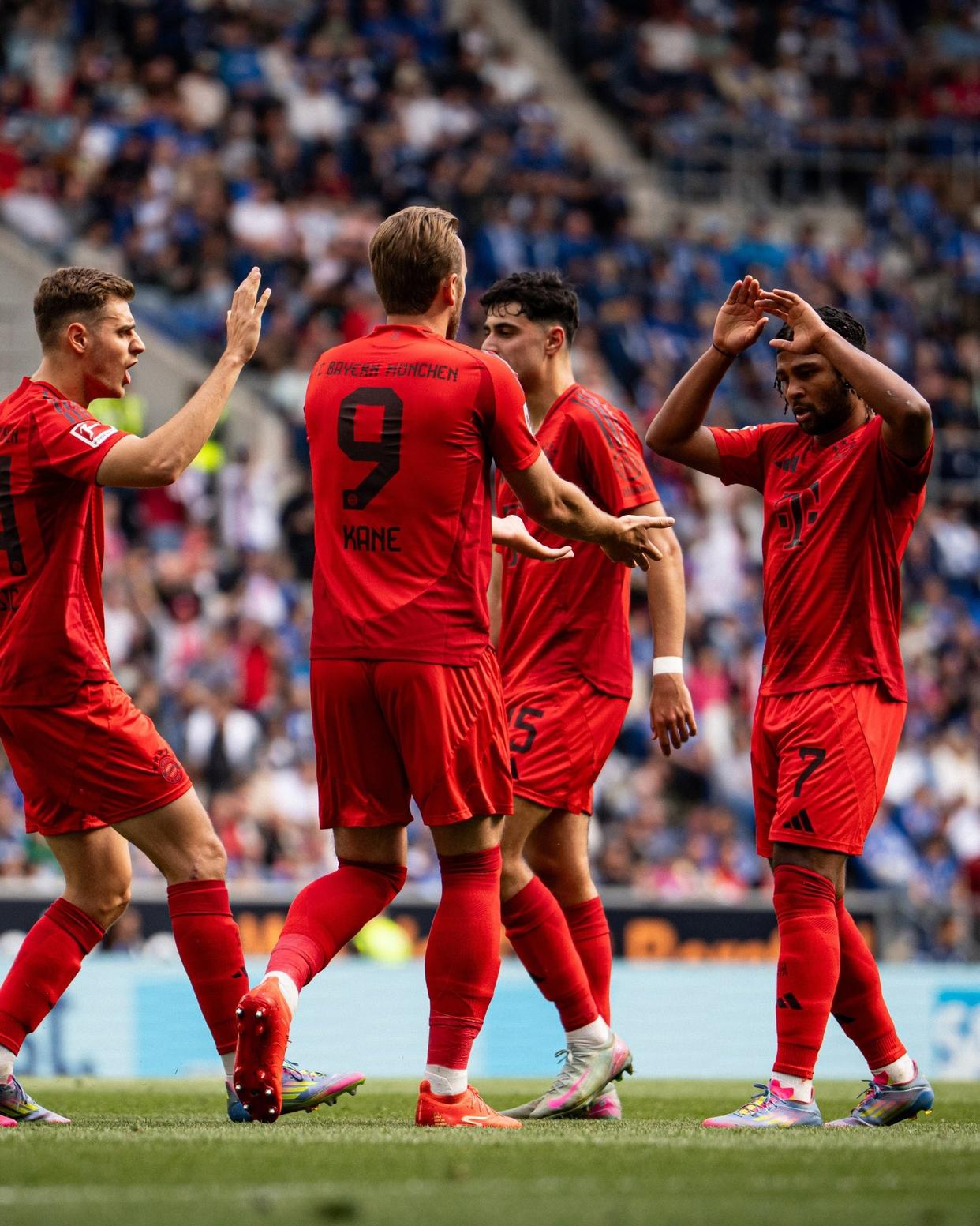 凯恩回归赛场，回归赛场首场状态亮眼，曼联观众沸腾！的简单介绍