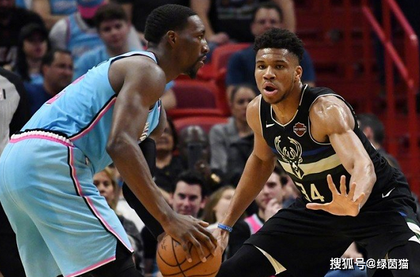 南宫体育- 莱万多夫斯基缺阵 