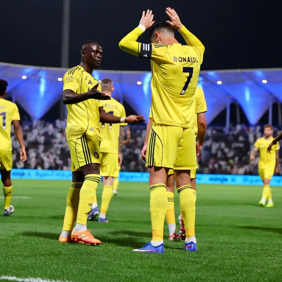 NG SPORTS-C罗回归赛场，连败首场状态亮眼，利物浦观众沸腾！的简单介绍